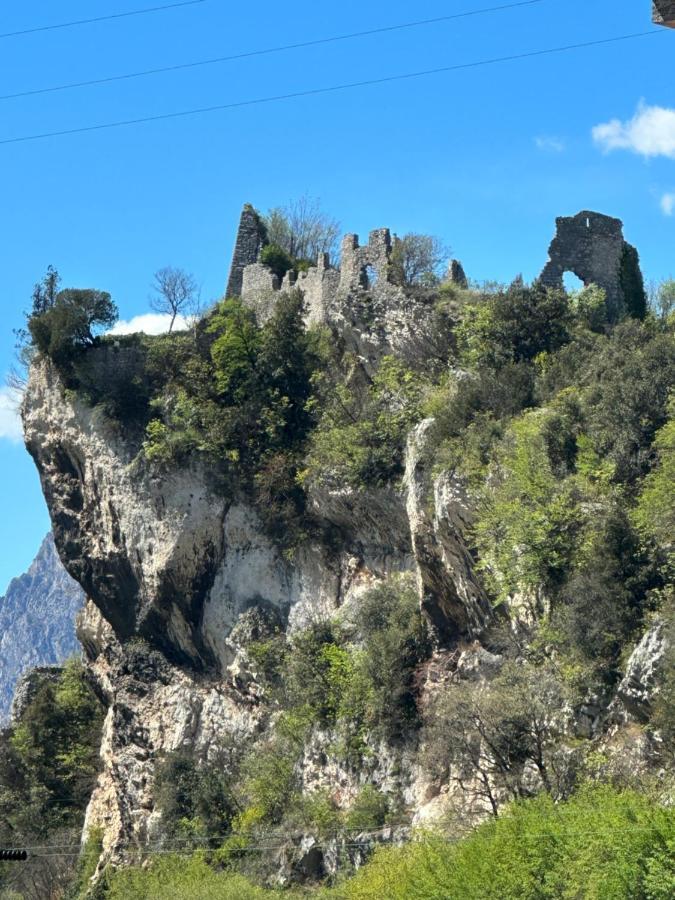Garda Baldo Apartments_Vivaldi Torbole Sul Garda Luaran gambar