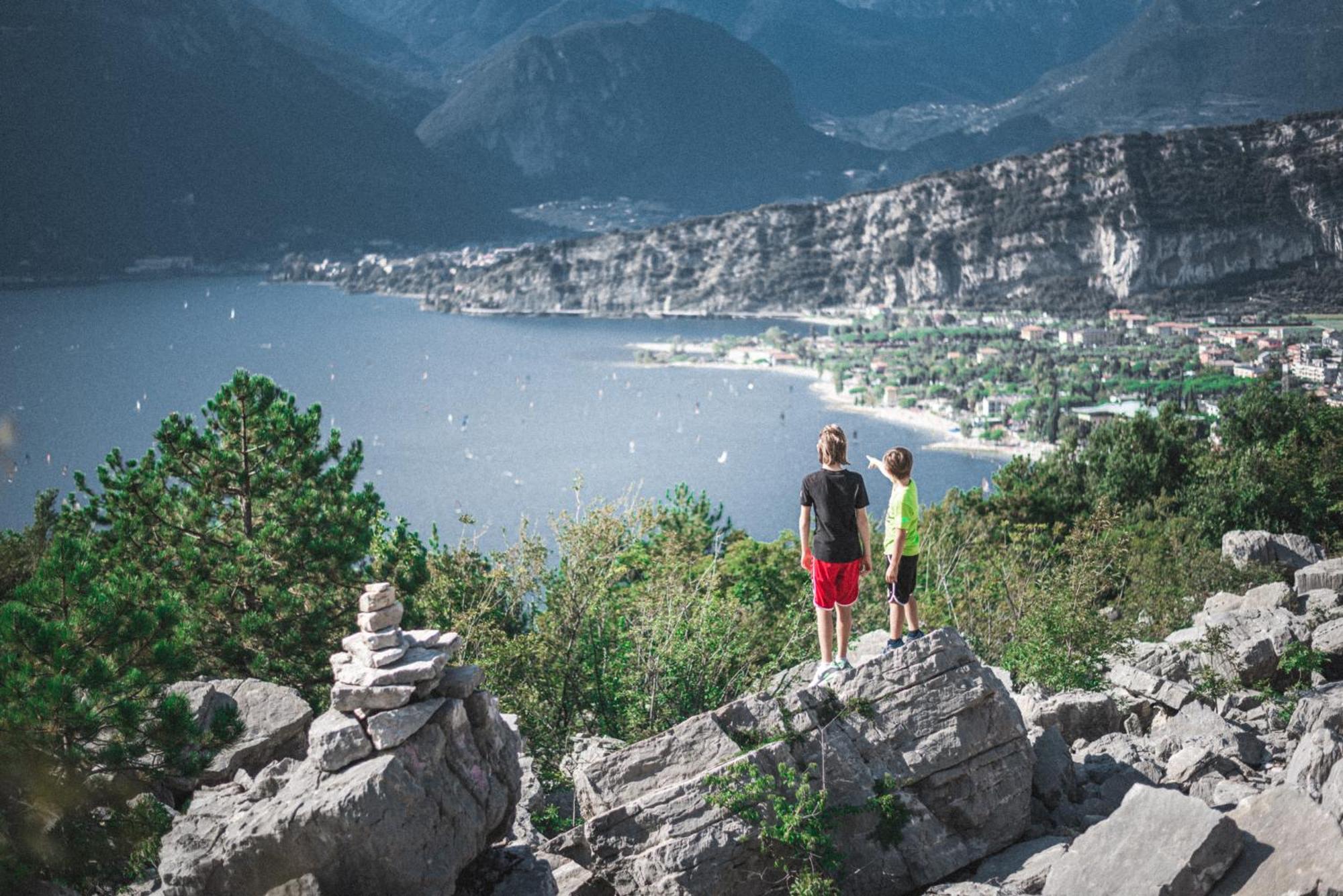 Garda Baldo Apartments_Vivaldi Torbole Sul Garda Luaran gambar